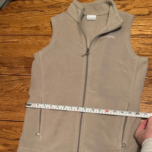 Columbia Light Gray Fleece Vest - Picture 2 of 4